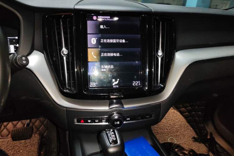 Used Volvo XC60 2021 T5 4x4 Smart Luxury Edition Audio And AC Panel