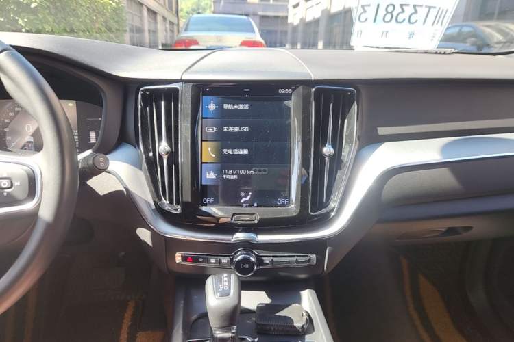 Used Volvo XC60 2021 T5 4x4 Smart Luxury Edition Audio And AC Panel