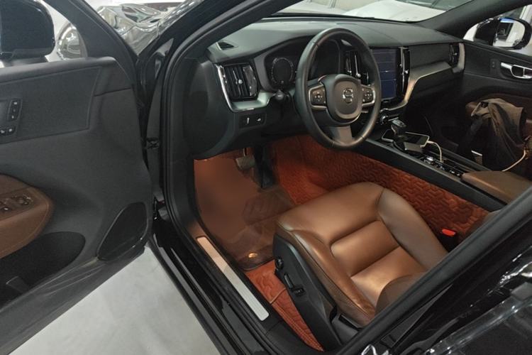 Used Volvo XC60 2021 T5 4x4 Smart Luxury Edition Driver Seat