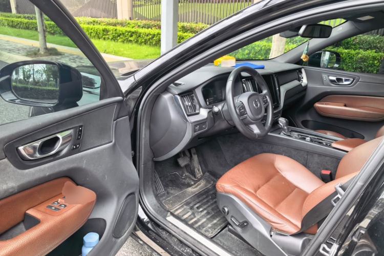Used Volvo XC60 2021 T5 4x4 Smart Luxury Edition Driver Seat