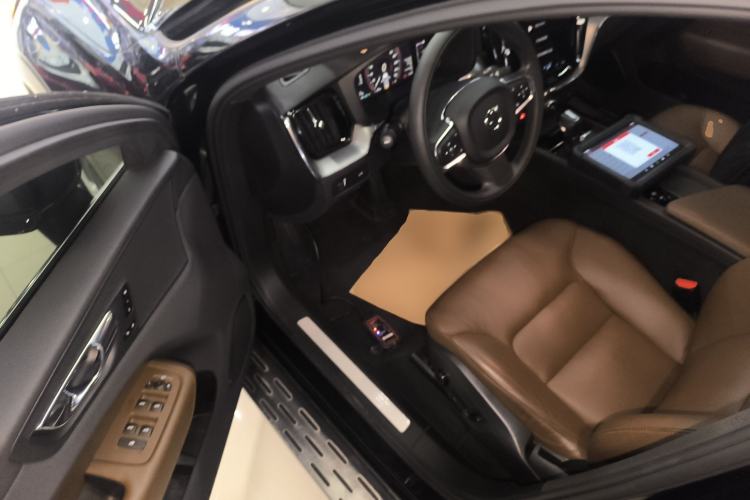 Used Volvo XC60 2021 T5 4x4 Smart Luxury Edition Driver Seat