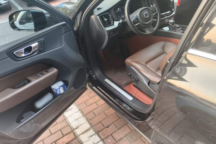 Used Volvo XC60 2021 T5 4x4 Smart Luxury Edition Driver Seat