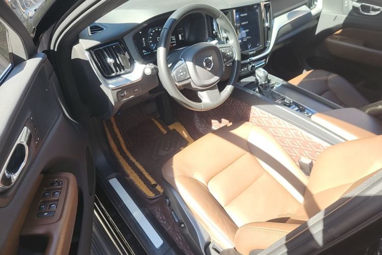 Used Volvo XC60 2021 T5 4x4 Smart Luxury Edition Driver Seat