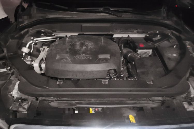 Used Volvo XC60 2021 T5 4x4 Smart Luxury Edition Engine Bay