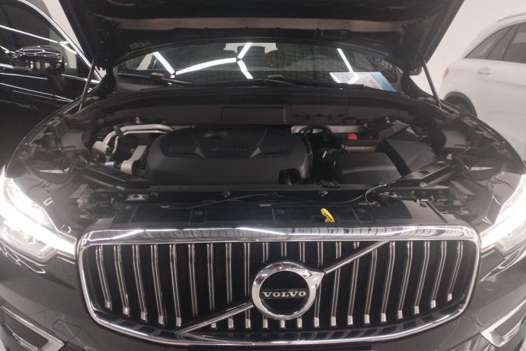 Used Volvo XC60 2021 T5 4x4 Smart Luxury Edition Engine Bay