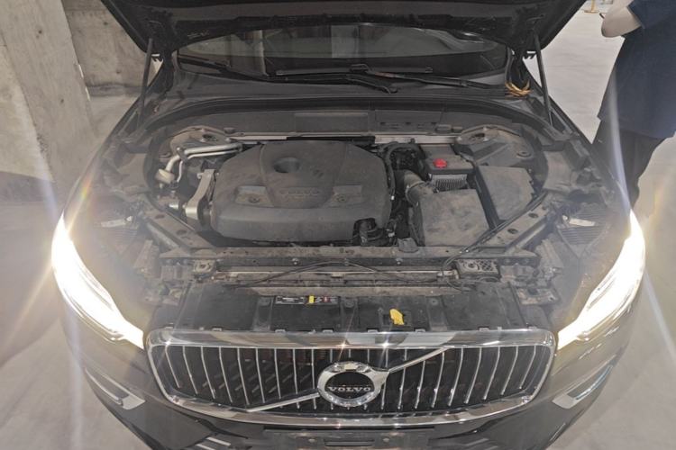 Used Volvo XC60 2021 T5 4x4 Smart Luxury Edition Engine Bay