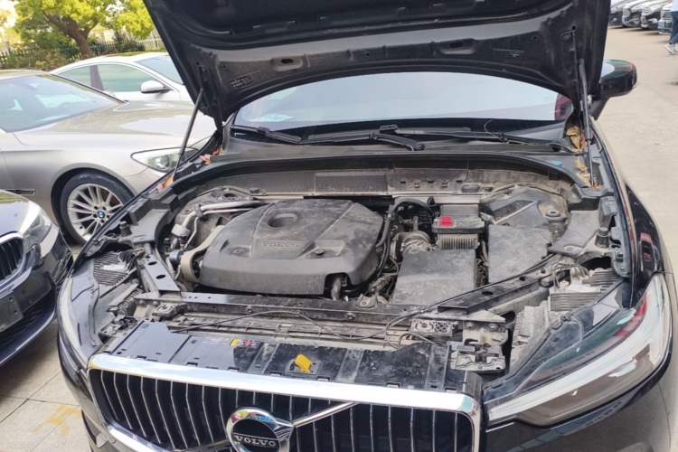 Used Volvo XC60 2021 T5 4x4 Smart Luxury Edition Engine Bay