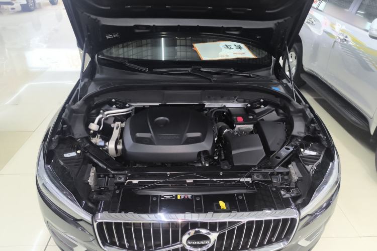 Used Volvo XC60 2021 T5 4x4 Smart Luxury Edition Engine Bay