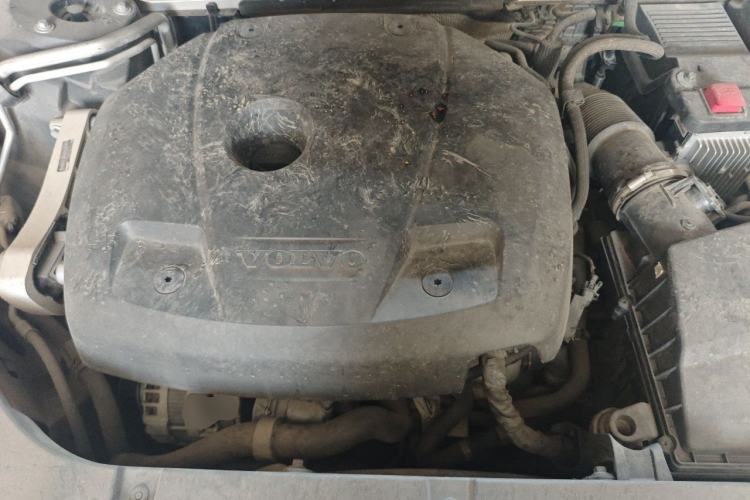 Used Volvo XC60 2021 T5 4x4 Smart Luxury Edition Engine Bay