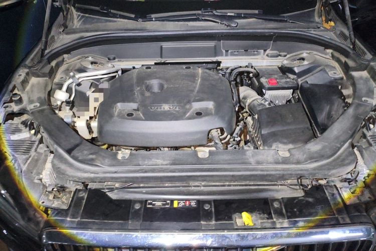 Used Volvo XC60 2021 T5 4x4 Smart Luxury Edition Engine Bay