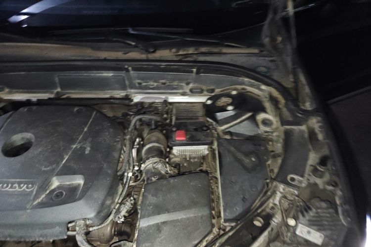 Used Volvo XC60 2021 T5 4x4 Smart Luxury Edition Engine Bay Left