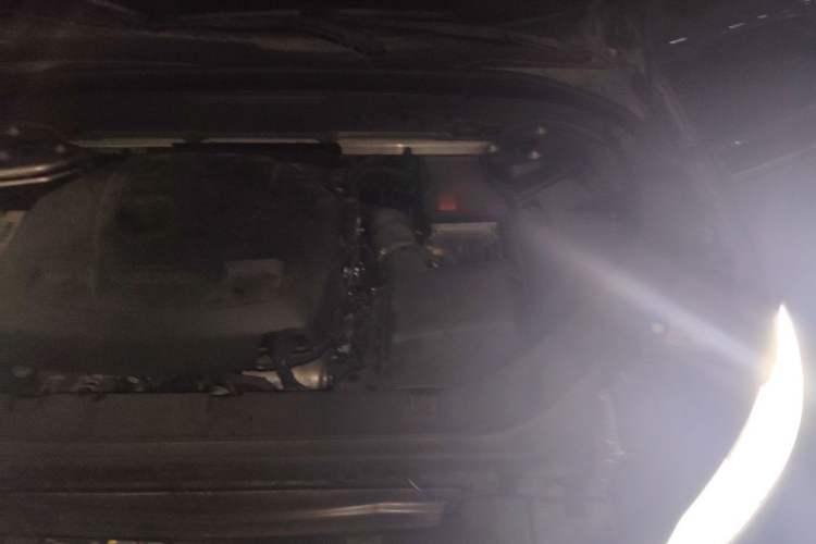 Used Volvo XC60 2021 T5 4x4 Smart Luxury Edition Engine Bay Left