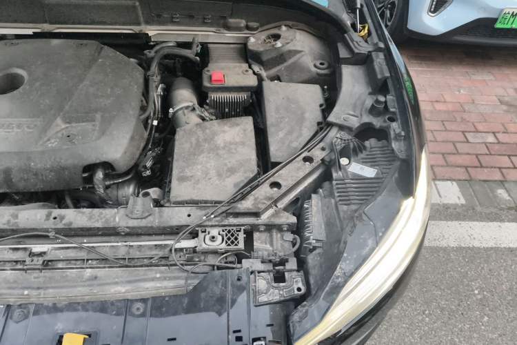 Used Volvo XC60 2021 T5 4x4 Smart Luxury Edition Engine Bay Left