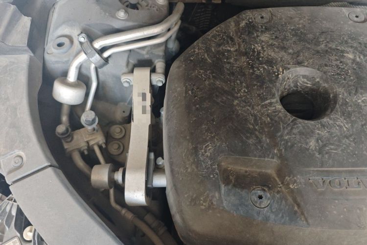 Used Volvo XC60 2021 T5 4x4 Smart Luxury Edition Engine Bay Right