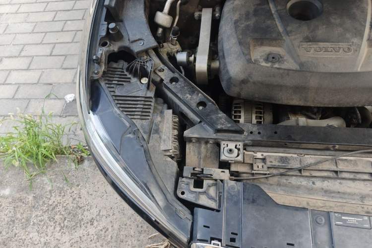Used Volvo XC60 2021 T5 4x4 Smart Luxury Edition Engine Bay Right