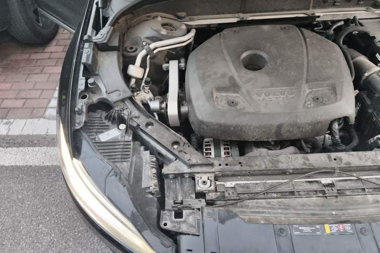Used Volvo XC60 2021 T5 4x4 Smart Luxury Edition Engine Bay Right