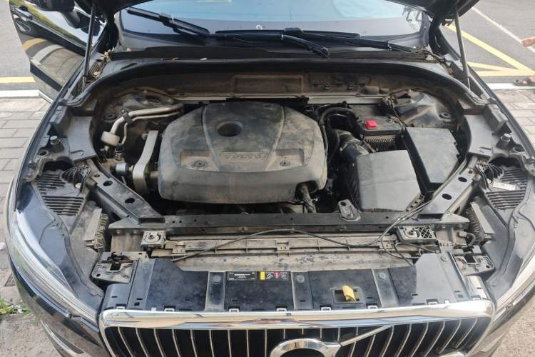 Used Volvo XC60 2021 T5 4x4 Smart Luxury Edition Engine Bay