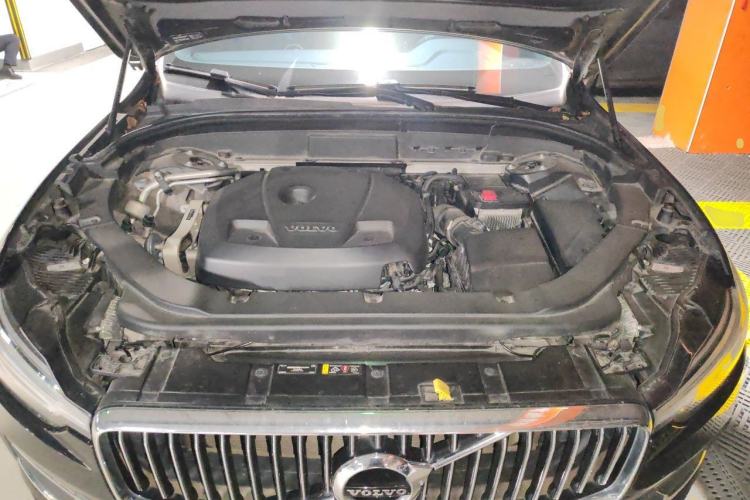 Used Volvo XC60 2021 T5 4x4 Smart Luxury Edition Engine Bay