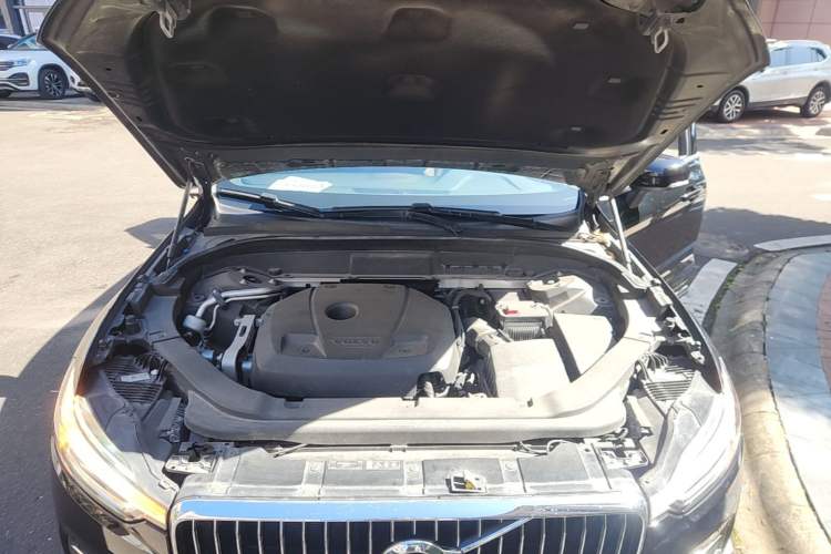 Used Volvo XC60 2021 T5 4x4 Smart Luxury Edition Engine Bay