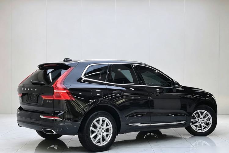 Used Volvo XC60 2021 T5 4x4 Smart Luxury Edition Exterior 1