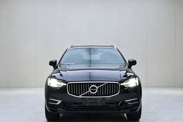 Used Volvo XC60 2021 T5 4x4 Smart Luxury Edition Exterior 2