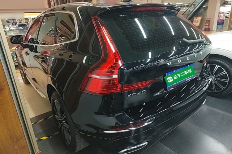 Used Volvo XC60 2021 T5 4x4 Smart Luxury Edition Exterior 2