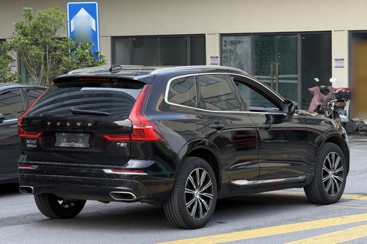 Used Volvo XC60 2021 T5 4x4 Smart Luxury Edition Exterior 3