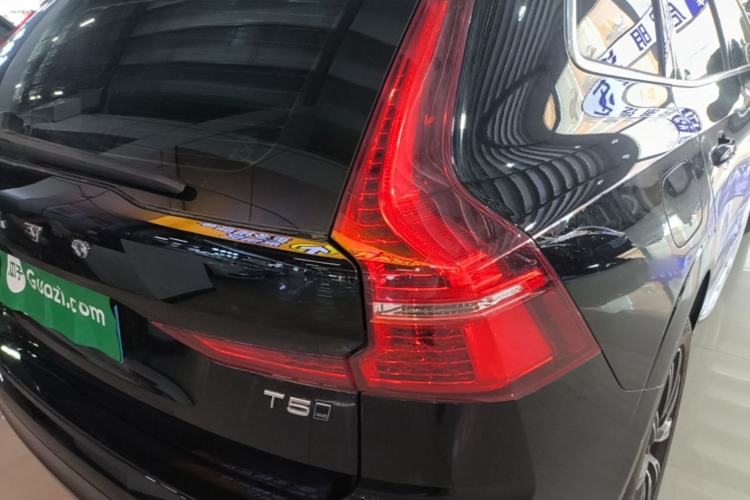 Used Volvo XC60 2021 T5 4x4 Smart Luxury Edition Exterior 3