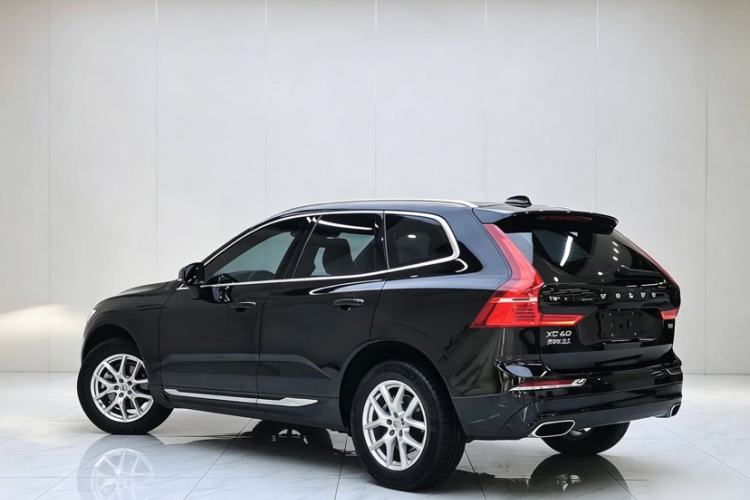 Used Volvo XC60 2021 T5 4x4 Smart Luxury Edition Exterior 4