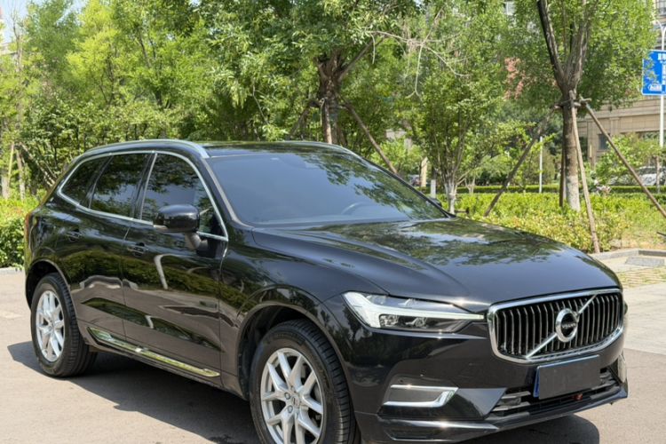 Used Volvo XC60 2021 T5 4x4 Smart Luxury Edition Exterior 4