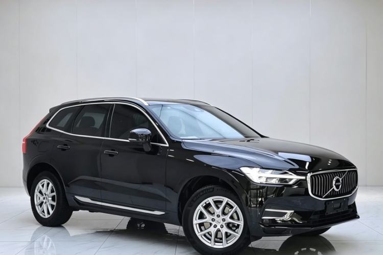 Used Volvo XC60 2021 T5 4x4 Smart Luxury Edition Exterior 5