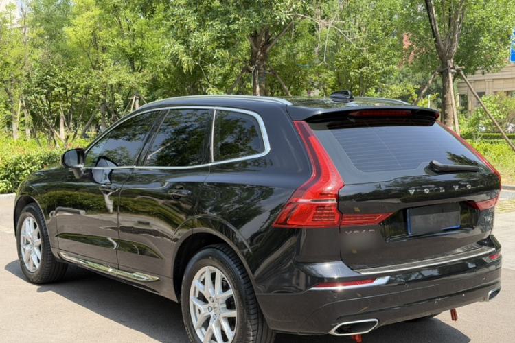 Used Volvo XC60 2021 T5 4x4 Smart Luxury Edition Exterior 5