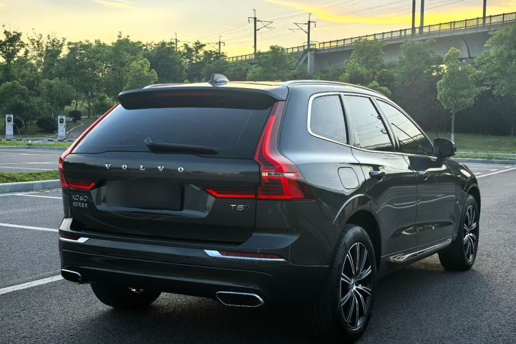 Used Volvo XC60 2021 T5 4x4 Smart Luxury Edition Exterior 7