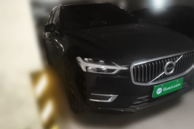 Used Volvo XC60 2021 T5 4x4 Smart Luxury Edition Front Right 45 Deg