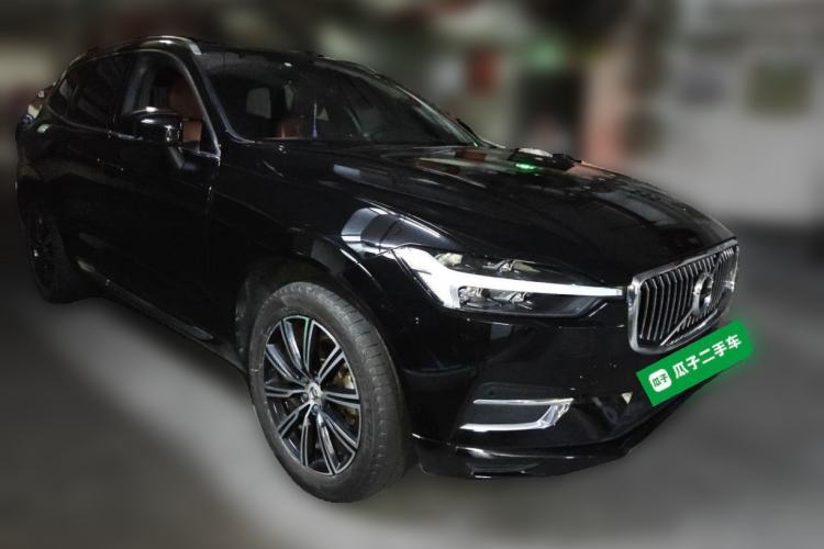 Used Volvo XC60 2021 T5 4x4 Smart Luxury Edition Front Right 45 Deg