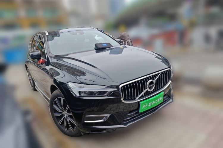 Used Volvo XC60 2021 T5 4x4 Smart Luxury Edition Front Right 45 Deg