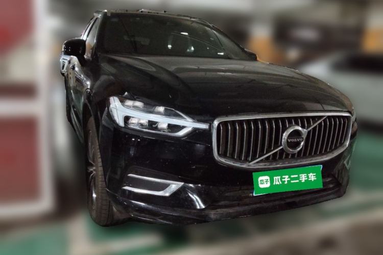 Used Volvo XC60 2021 T5 4x4 Smart Luxury Edition Front Right 45 Deg