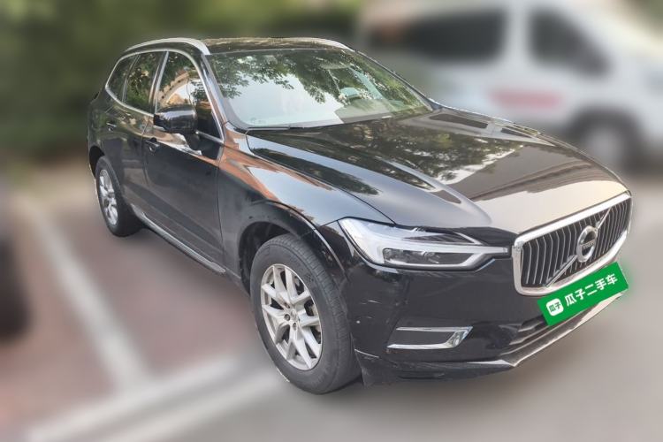 Used Volvo XC60 2021 T5 4x4 Smart Luxury Edition Front Right 45 Deg