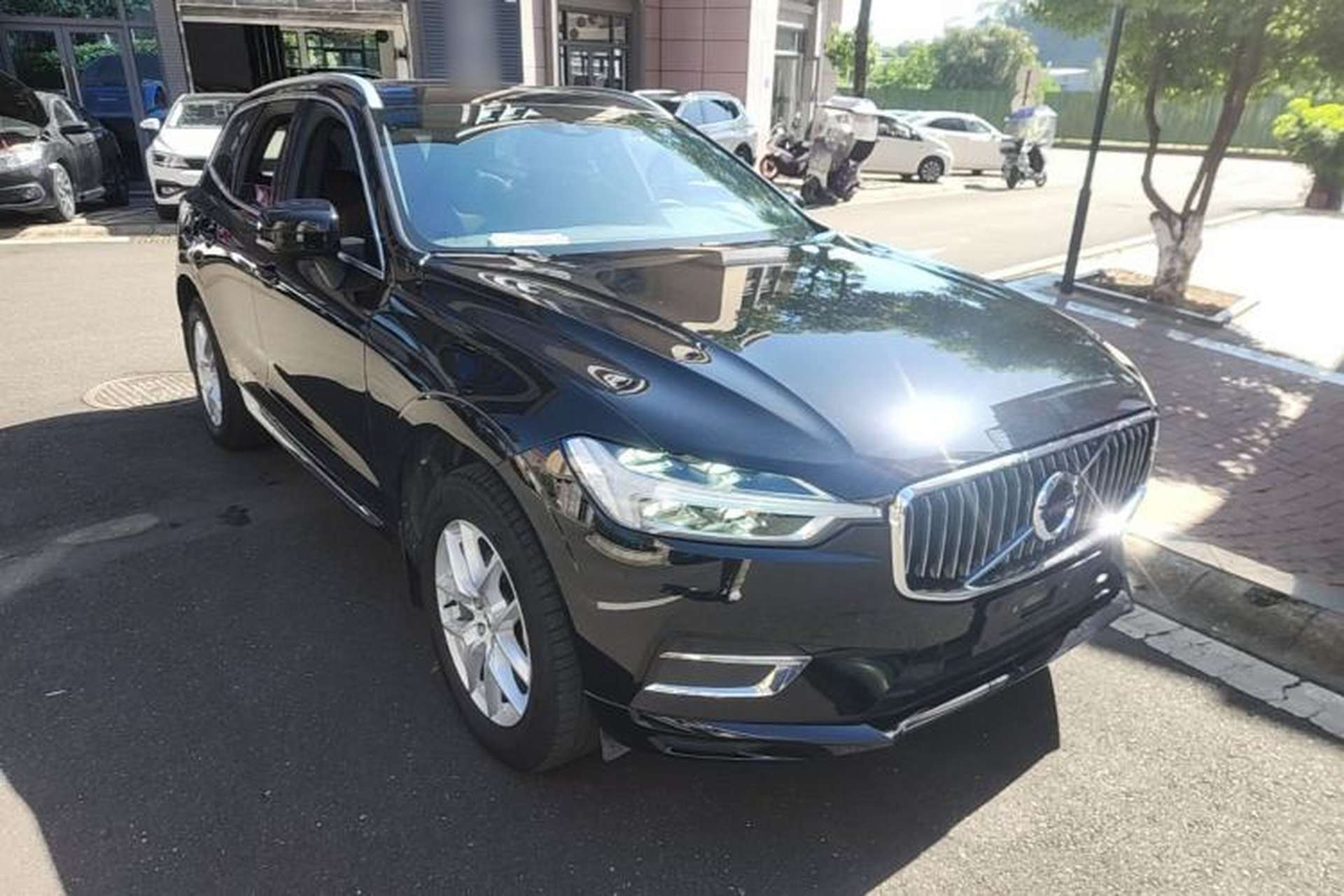 Used Volvo XC60 2021 T5 4x4 Smart Luxury Edition Front Right 45 Deg