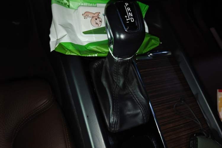 Used Volvo XC60 2021 T5 4x4 Smart Luxury Edition Gear Lever