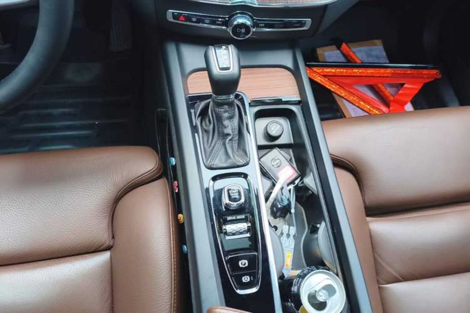 Used Volvo XC60 2021 T5 4x4 Smart Luxury Edition Gear Lever