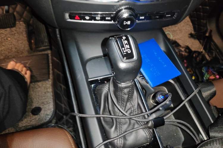Used Volvo XC60 2021 T5 4x4 Smart Luxury Edition Gear Lever
