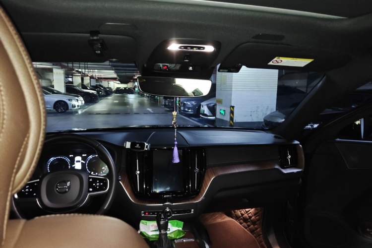 Used Volvo XC60 2021 T5 4x4 Smart Luxury Edition Headliner