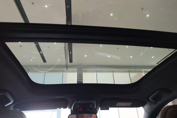 Used Volvo XC60 2021 T5 4x4 Smart Luxury Edition Headliner
