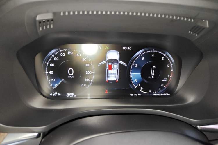 Used Volvo XC60 2021 T5 4x4 Smart Luxury Edition Instrument Cluster