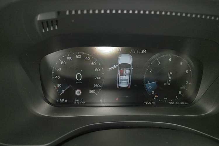 Used Volvo XC60 2021 T5 4x4 Smart Luxury Edition Instrument Cluster