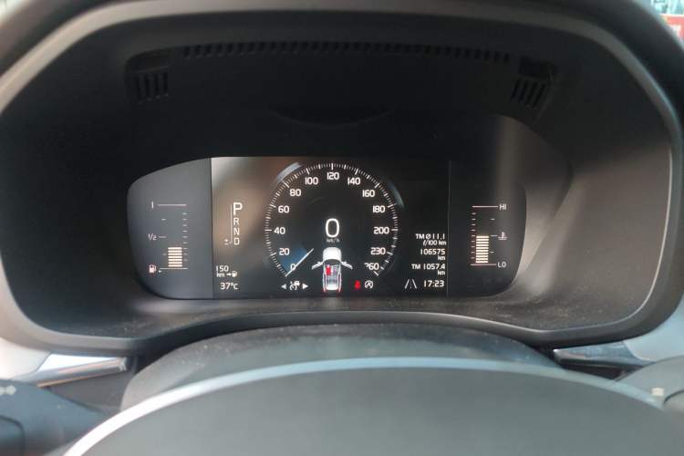 Used Volvo XC60 2021 T5 4x4 Smart Luxury Edition Instrument Cluster