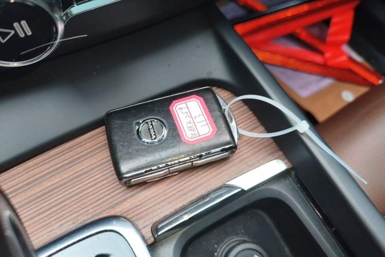 Used Volvo XC60 2021 T5 4x4 Smart Luxury Edition Interior 1
