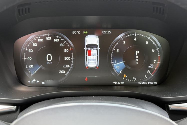 Used Volvo XC60 2021 T5 4x4 Smart Luxury Edition Interior 4