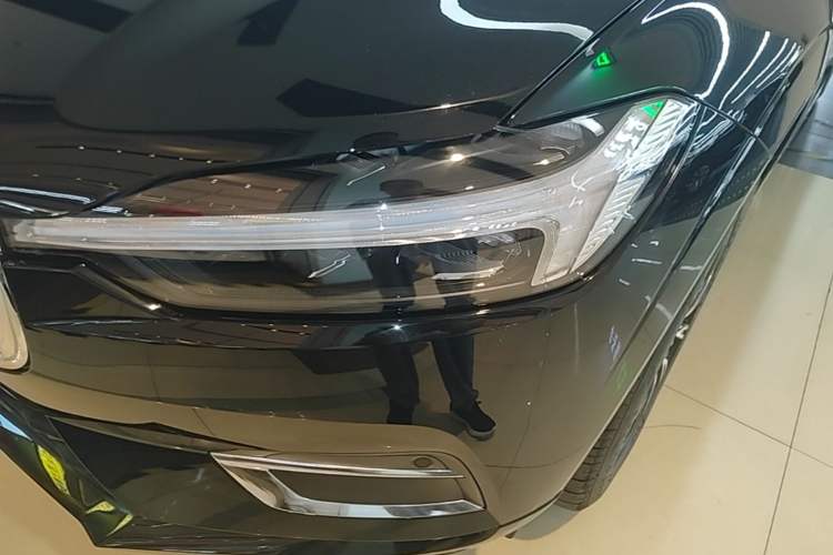 Used Volvo XC60 2021 T5 4x4 Smart Luxury Edition Left Front Headlight